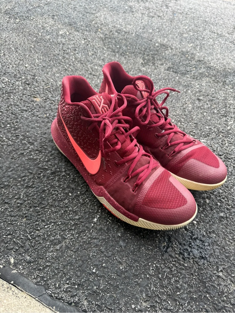 Nike Kyrie 3 Men’s Size 12 Team Red Burgundy Basketball
